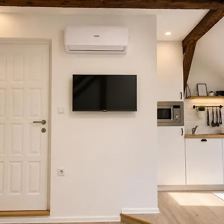 Apartmán West *